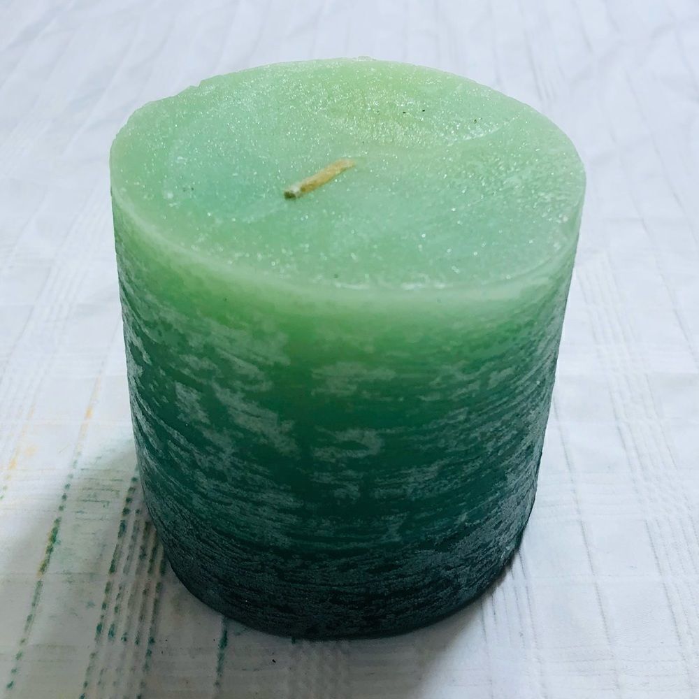 Handcrafted Timber Scented Candle (Green) - Picture 4 of 10